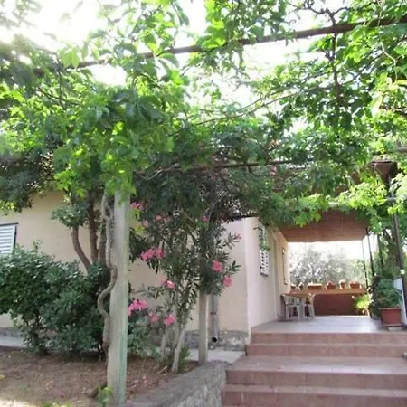 Nyaraló House Carmel *